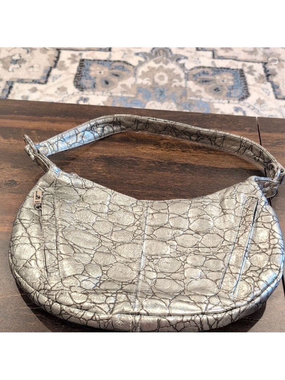 Vintage Pinky Bag Genuine Leather, Silver Textured, Zipper On Top, Many Pockets - Picture 1 of 5